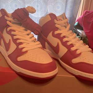 Nike Dunk Sweet Beet sz 11.5
